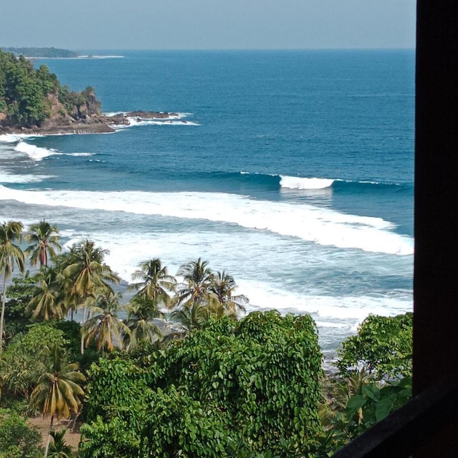 Rumah Nalu Surf Camp Krui Exteriör bild