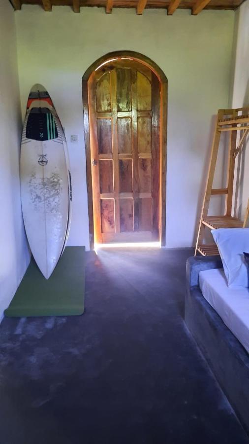 Rumah Nalu Surf Camp Krui Exteriör bild
